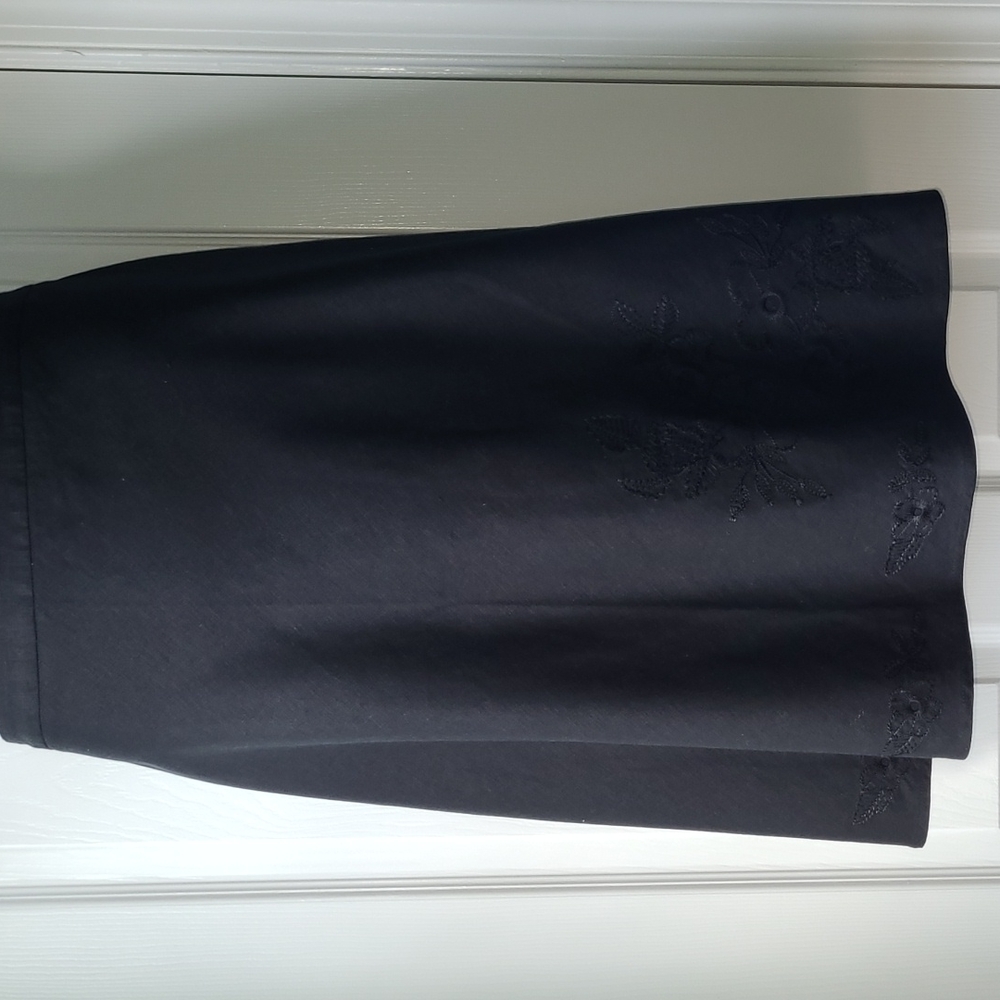 Linen Blend A Line Skirt w Embroidered Flower Details at Hem | Size 16P | NWOT